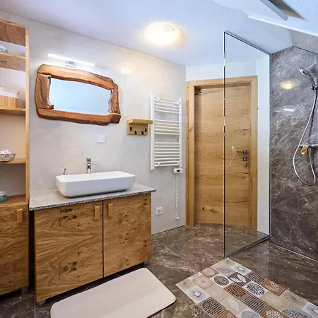 Dom wakacyjny Osojnik - Alpine Escape With Wellness